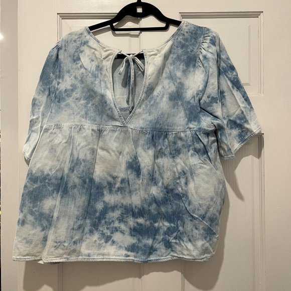 American Eagle Tie Dye Short Sleeve Blouse - Picture 2 of 2